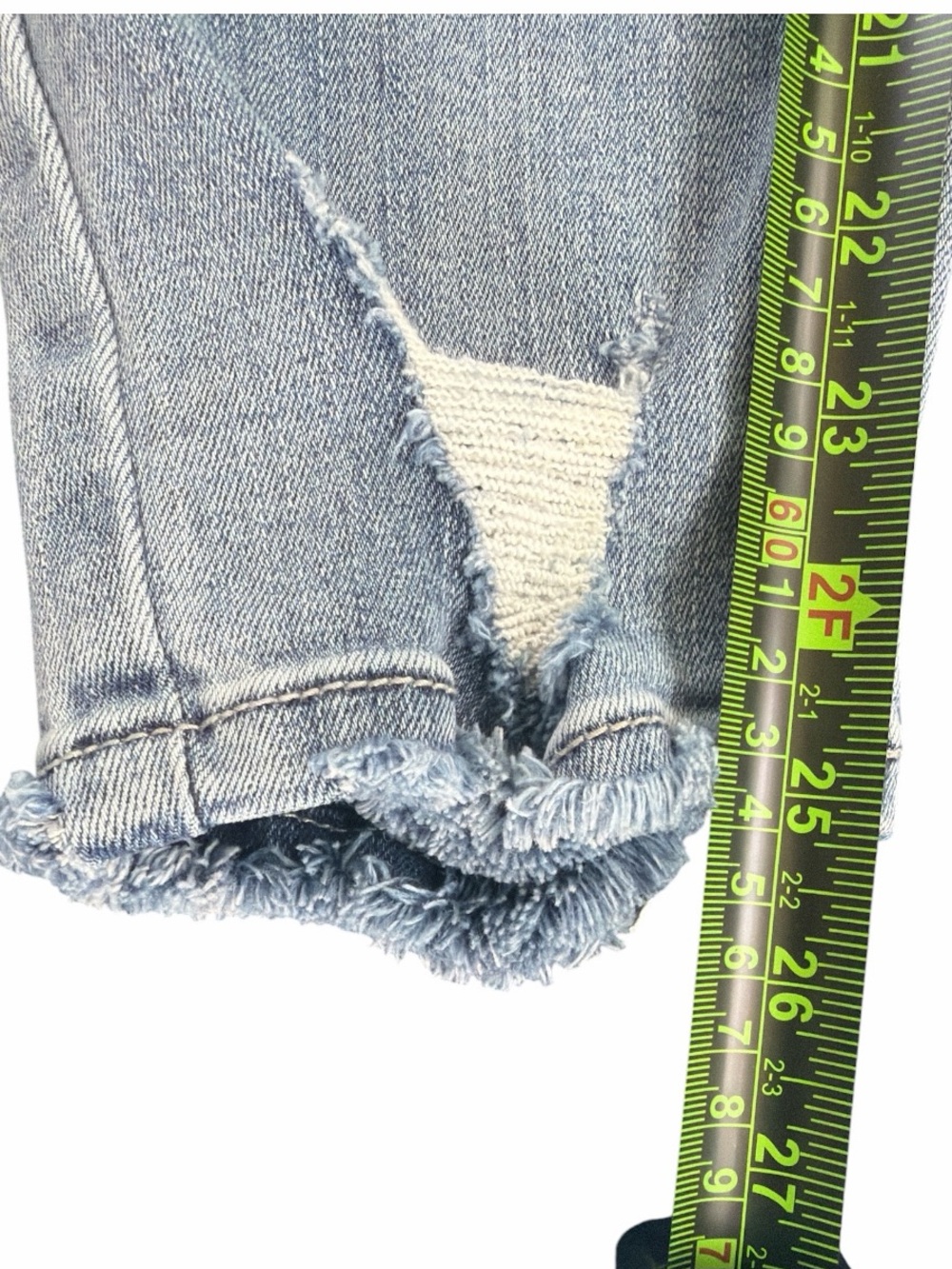 KanCan |Size 13/30 |Distressed |Light Wash Jeans |Frayed Hem - Picture 12 of 12